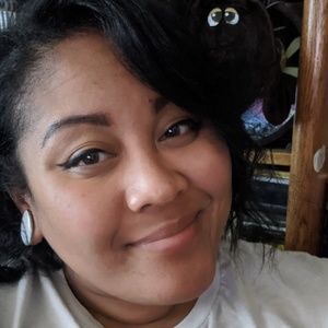 Meet your Posher, Loraine